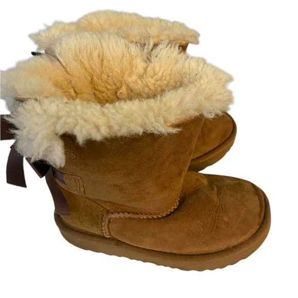 Ugg Bailey Bow boots - Picture 1 of 9